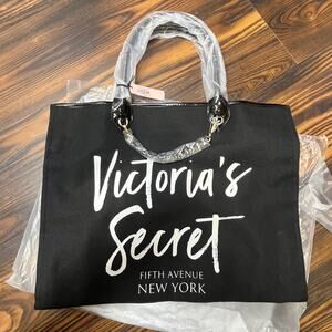 NWT Victoria’s Secret Graphic Front Tote Bag Double Handle Chain Detail